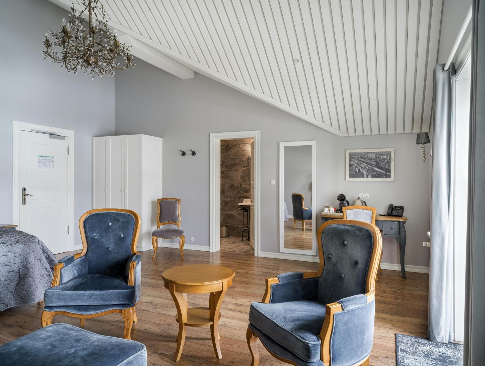 Junior Suite,1769866512:JPEG